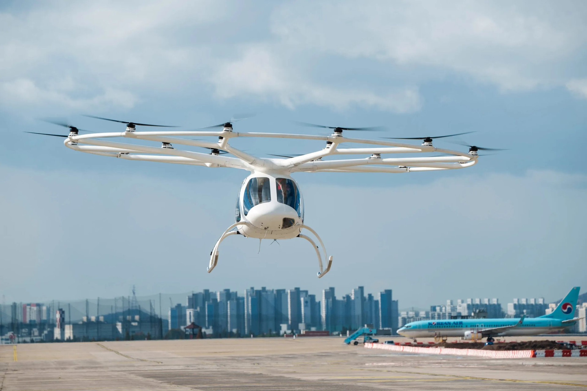 Một taxi bay của Volocopter. Ảnh: Volocopter