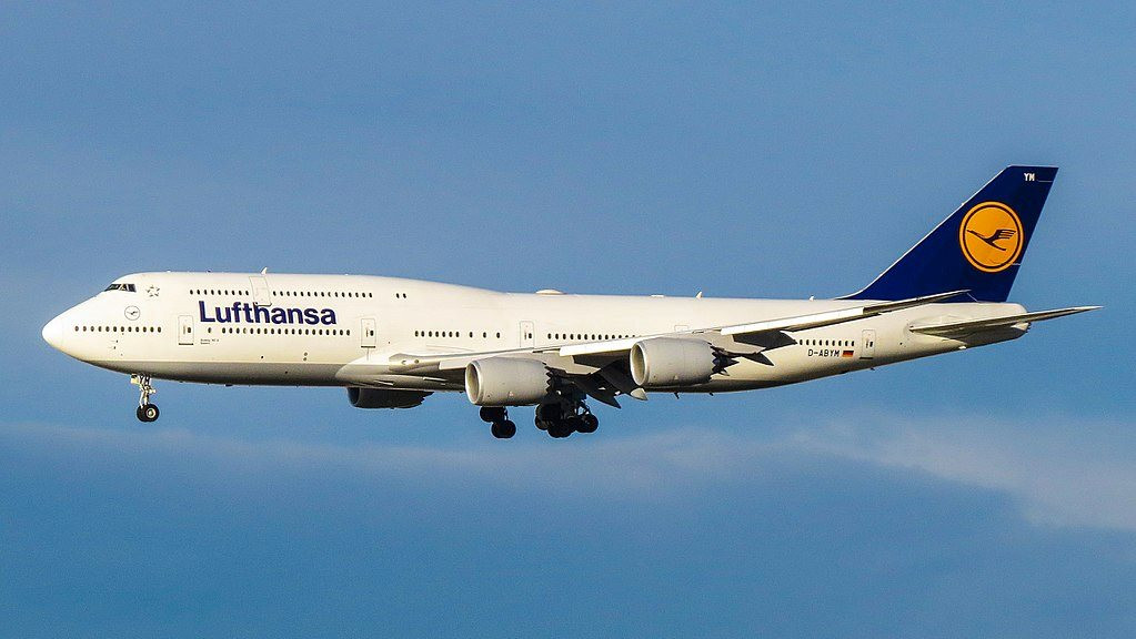 1024px-lufthansa_boeing_747-8_-16278574162-.jpeg