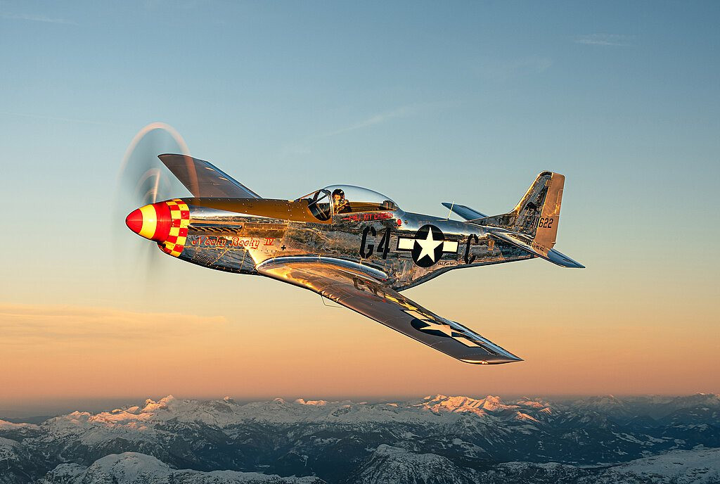 csm_00_2024-02_header_north_american_p-51d_mustang_the_flying_bulls_photo_by_zajcmaster_6b673a9194.jpg