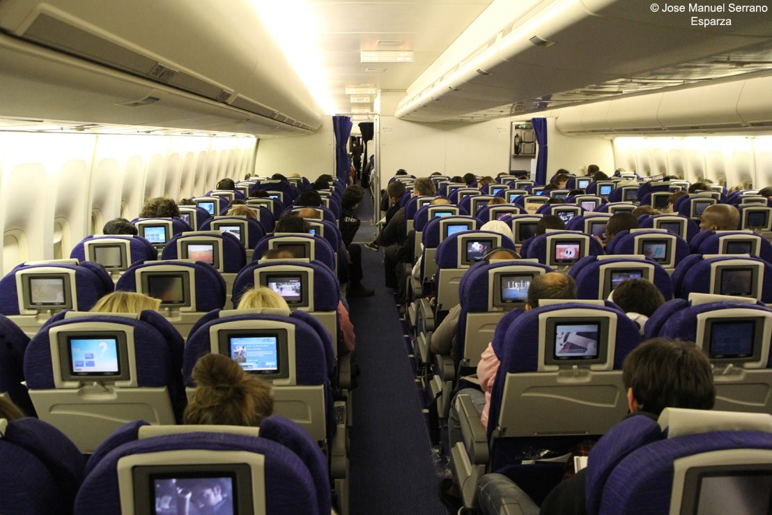 passengers-area-inside-a-british-airways-boeing-747-400-during-the-flight-london-new-york-photo-jose-manuel-serrano-esparza.jpeg