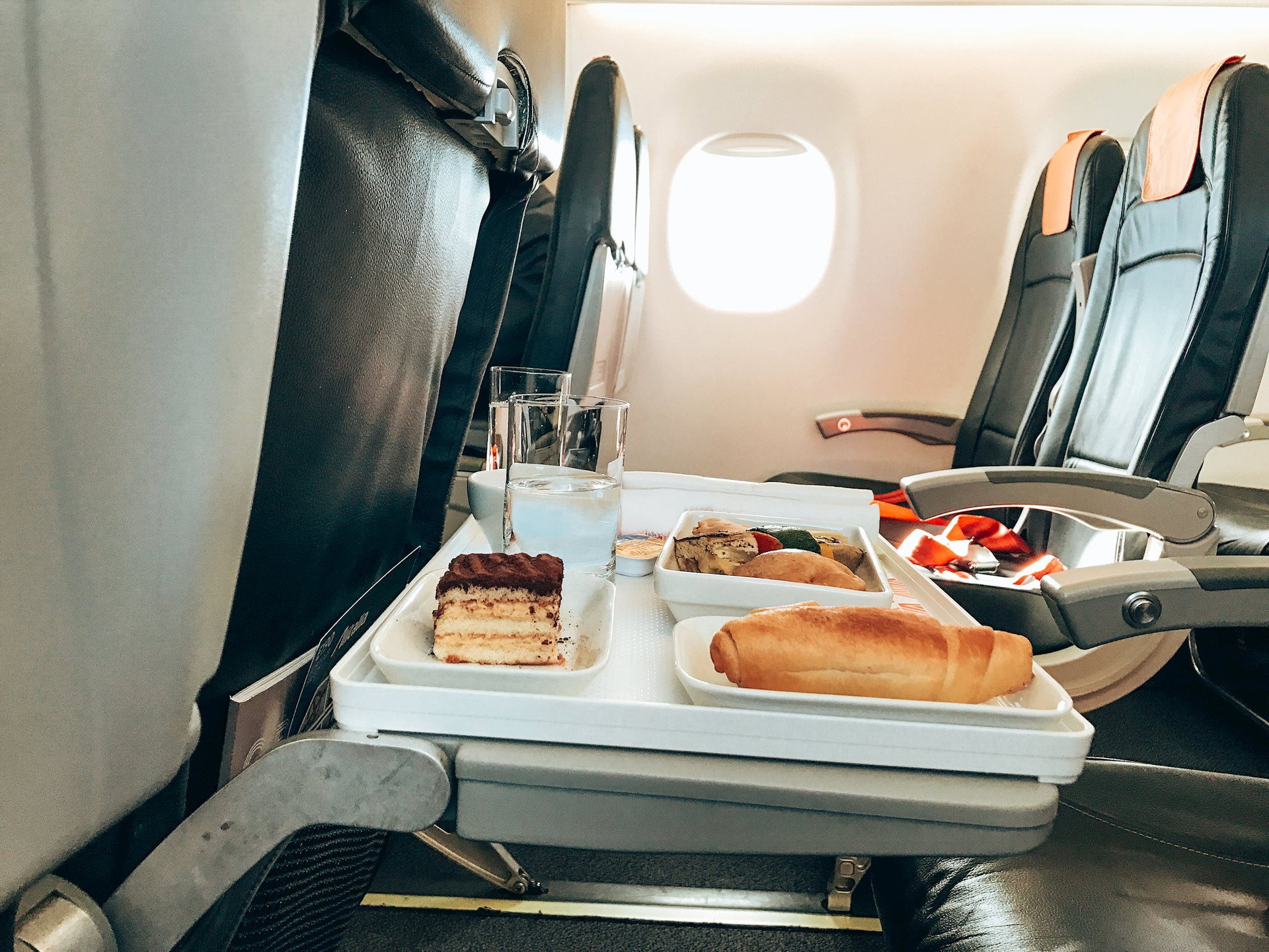 eating-airplane-858916983-1.jpg