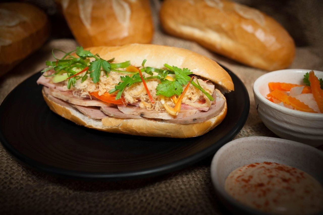 banh-mi-pate-dam-bong.jpg