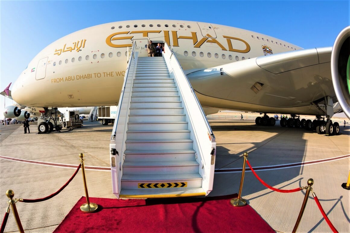 etihad-airways-a380-1160x773.jpg