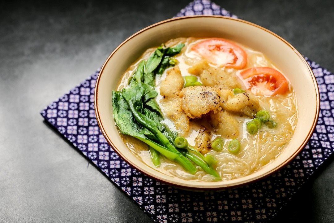 fish-soup-bee-hoon-wide.jpg