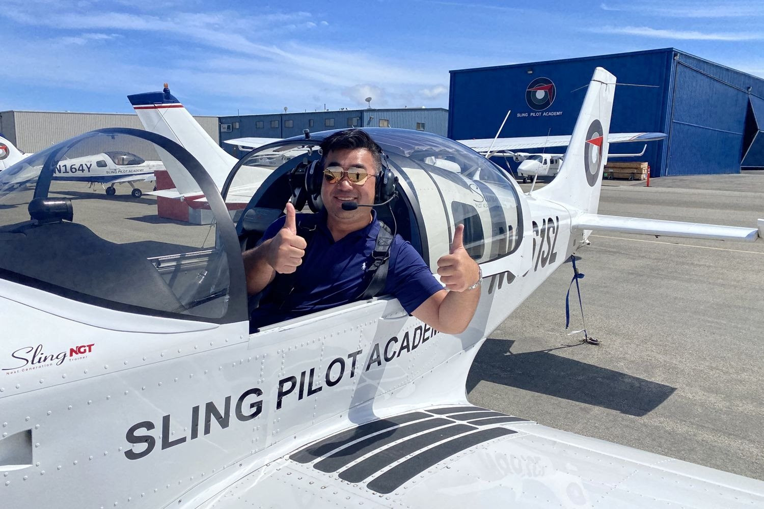 Người ảnh hưởng trong ngành hàng không - Sam Chui - hoàn thành khóa huấn luyện bằng lái máy bay tư nhân (PPL). Ảnh: Sam Chui.