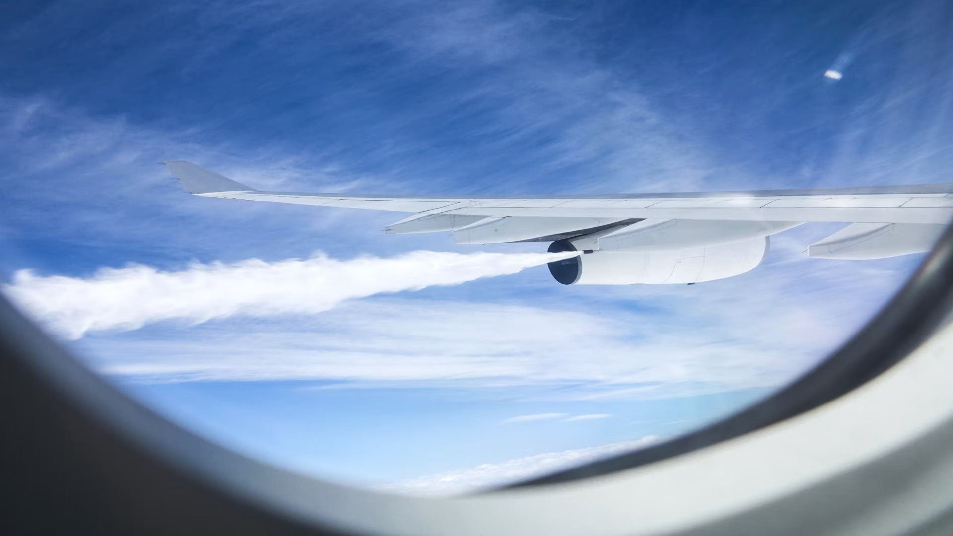 1920-x-1080-looking-through-an-aircraft-window-as-the-plane-dumps-fuel-hbpro.jpg