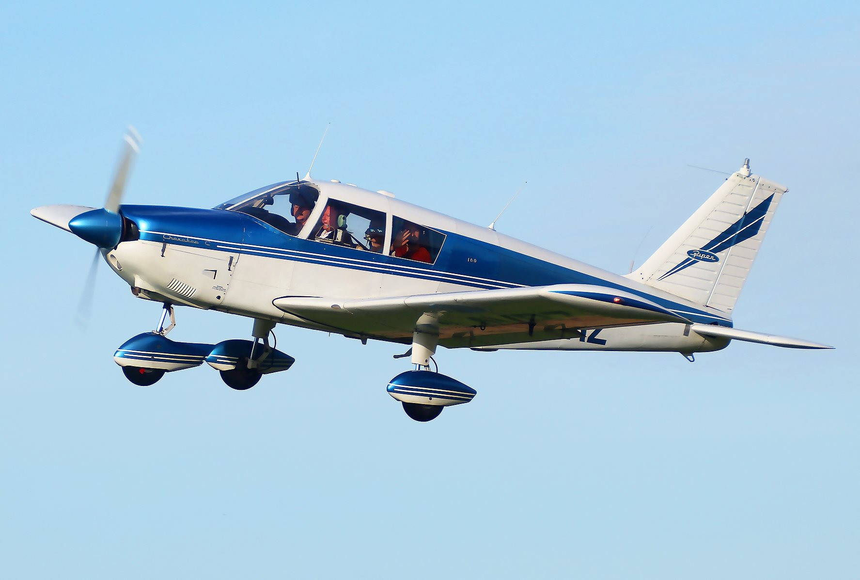 g-avrz_piper_pa-28-180_cherokee_c_at_northrepps.jpg