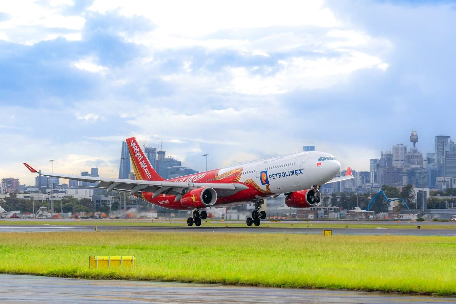 vietjet-in-sydney-pc_11zon.jpg