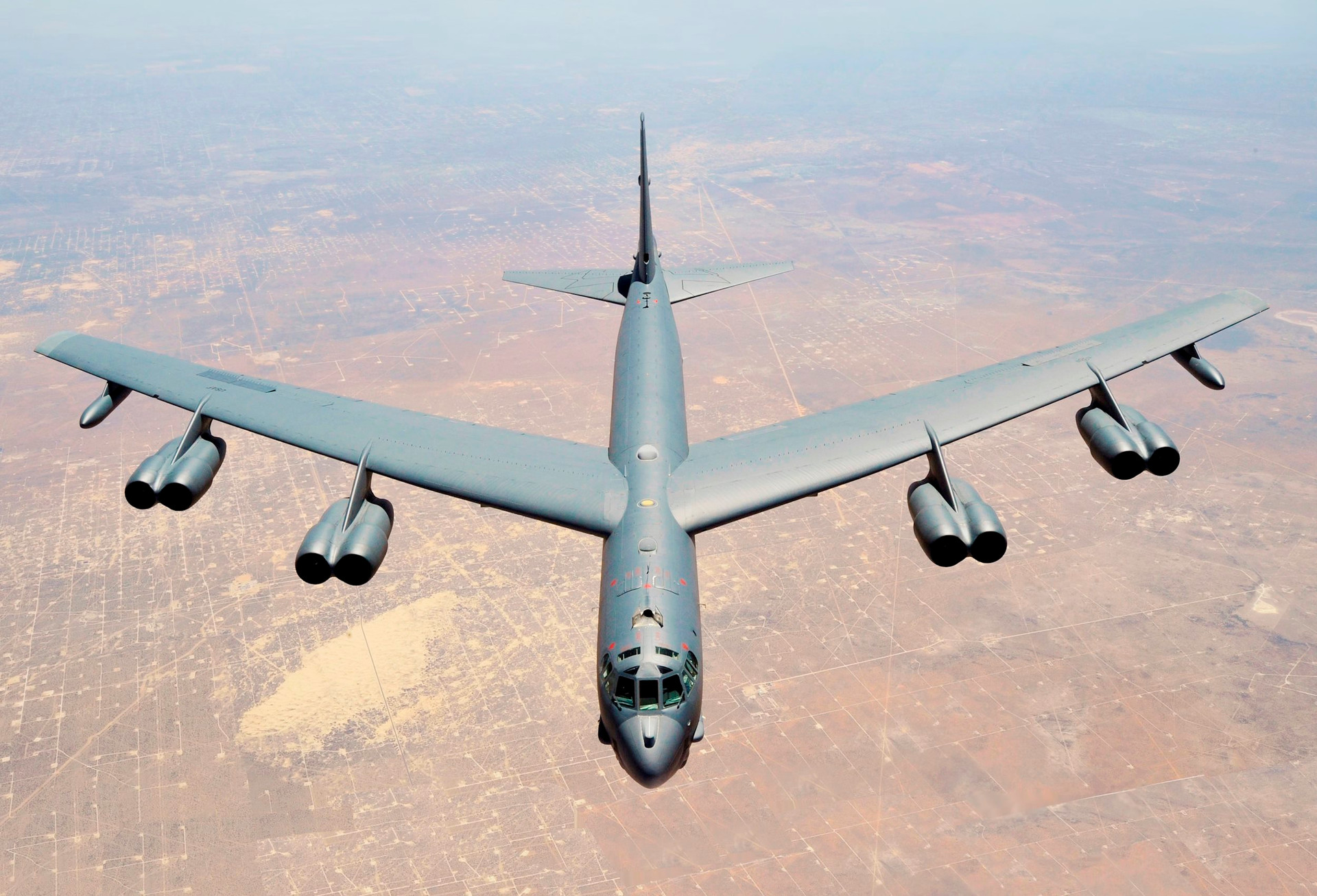 b-52_stratofortress_assigned_to_the_307th_bomb_wing_-cropped-.jpg