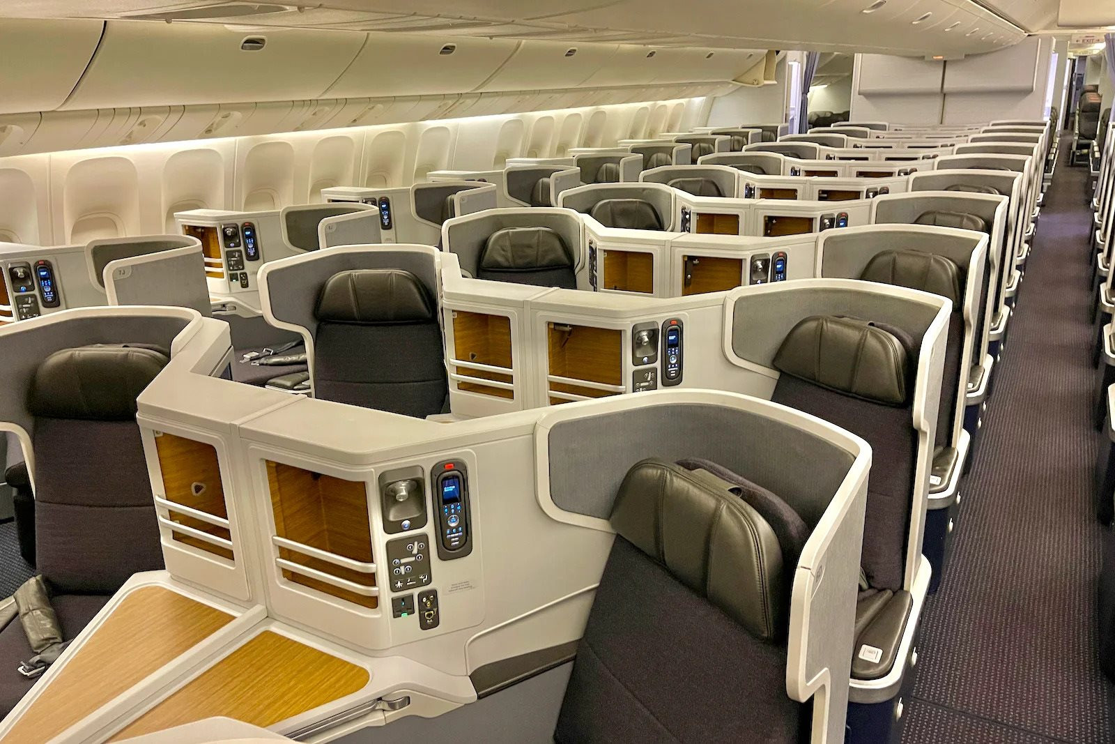 american-airlines-boeing-777-300er-four-cabin-review-zach-griff-6-edit.jpg