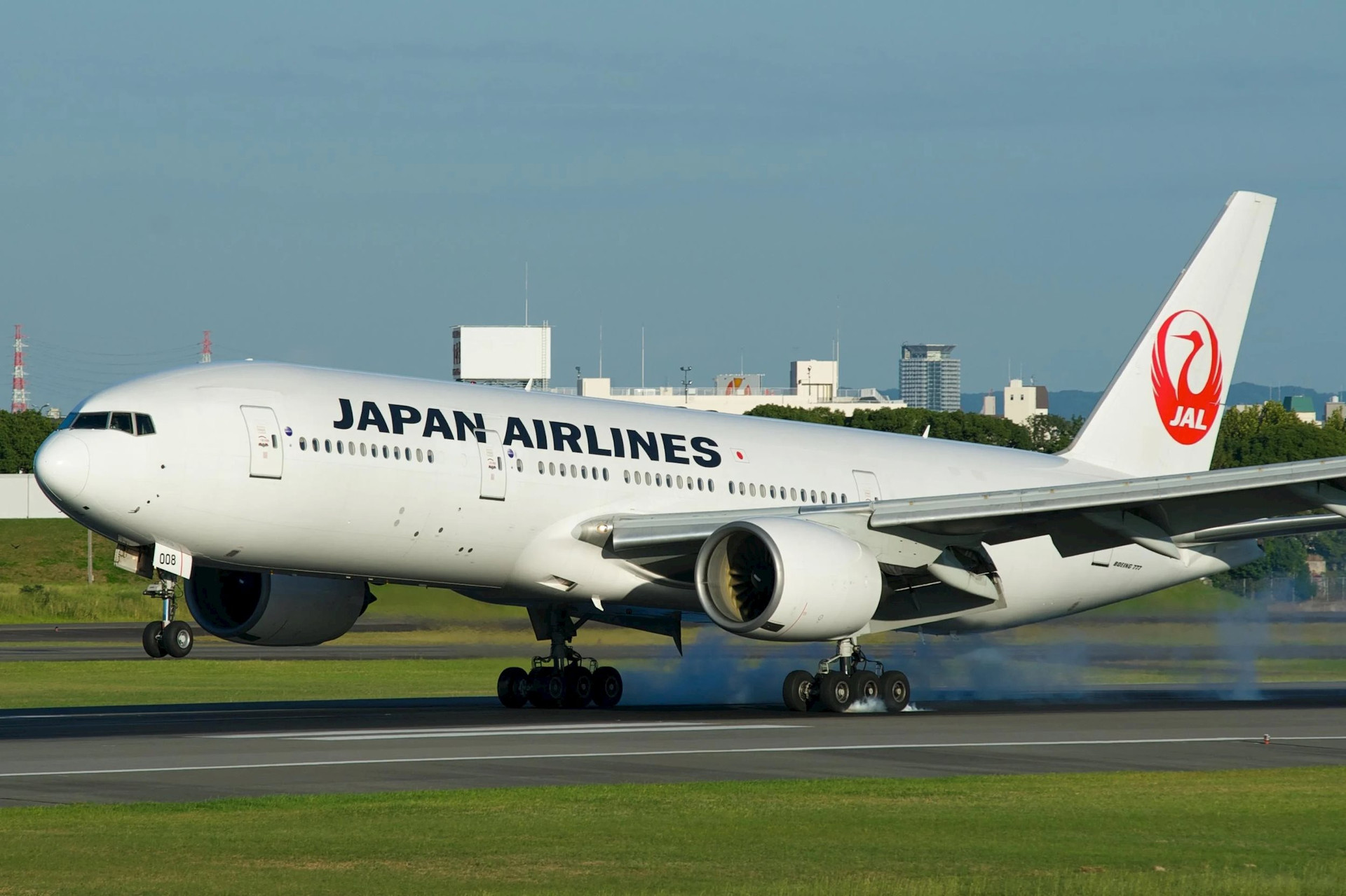 japan_airlines_boeing_777-200pix.jpeg