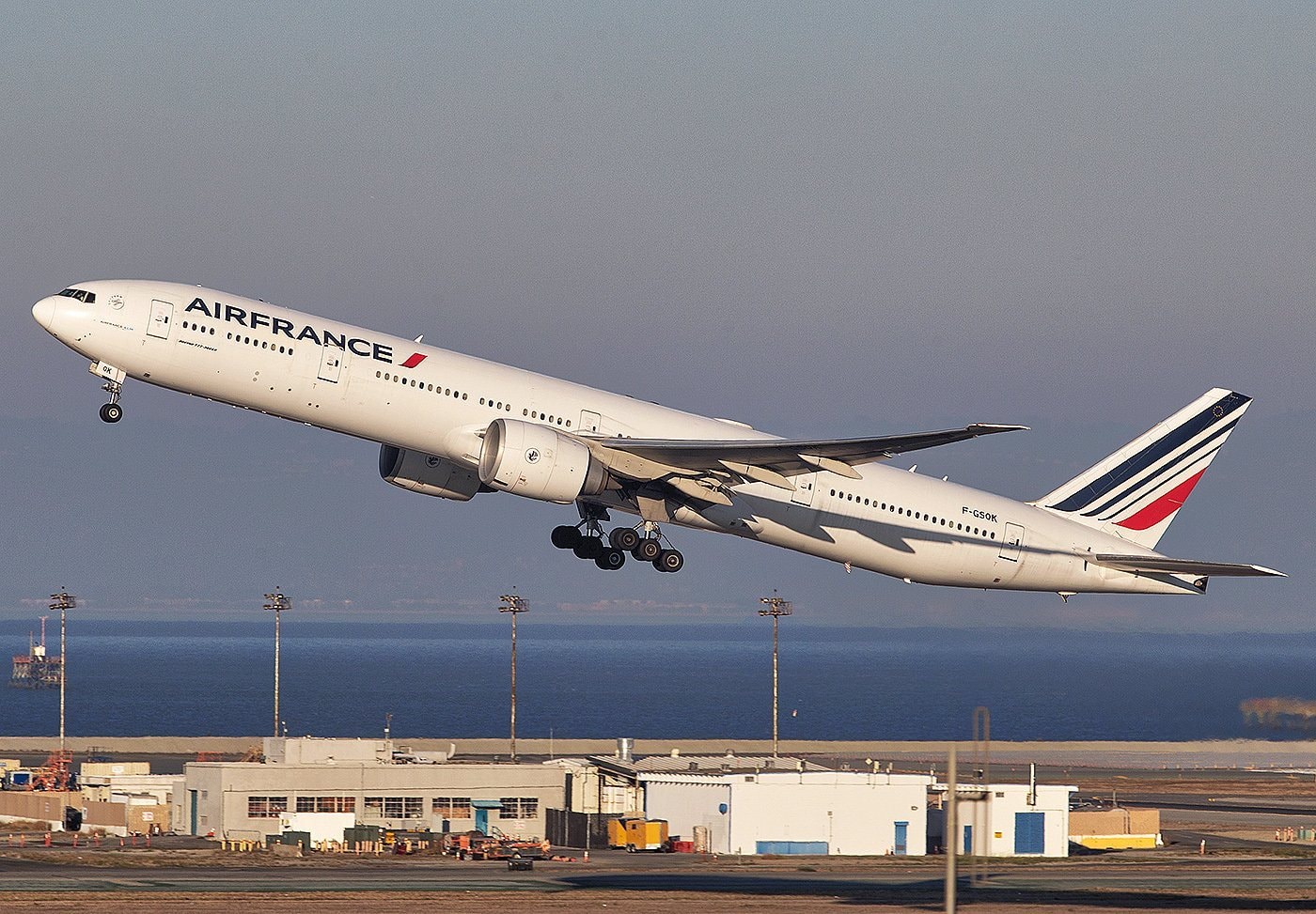 orig_airfrance_777-300_f-gsqk_sfo_1119w_jp_small.jpeg