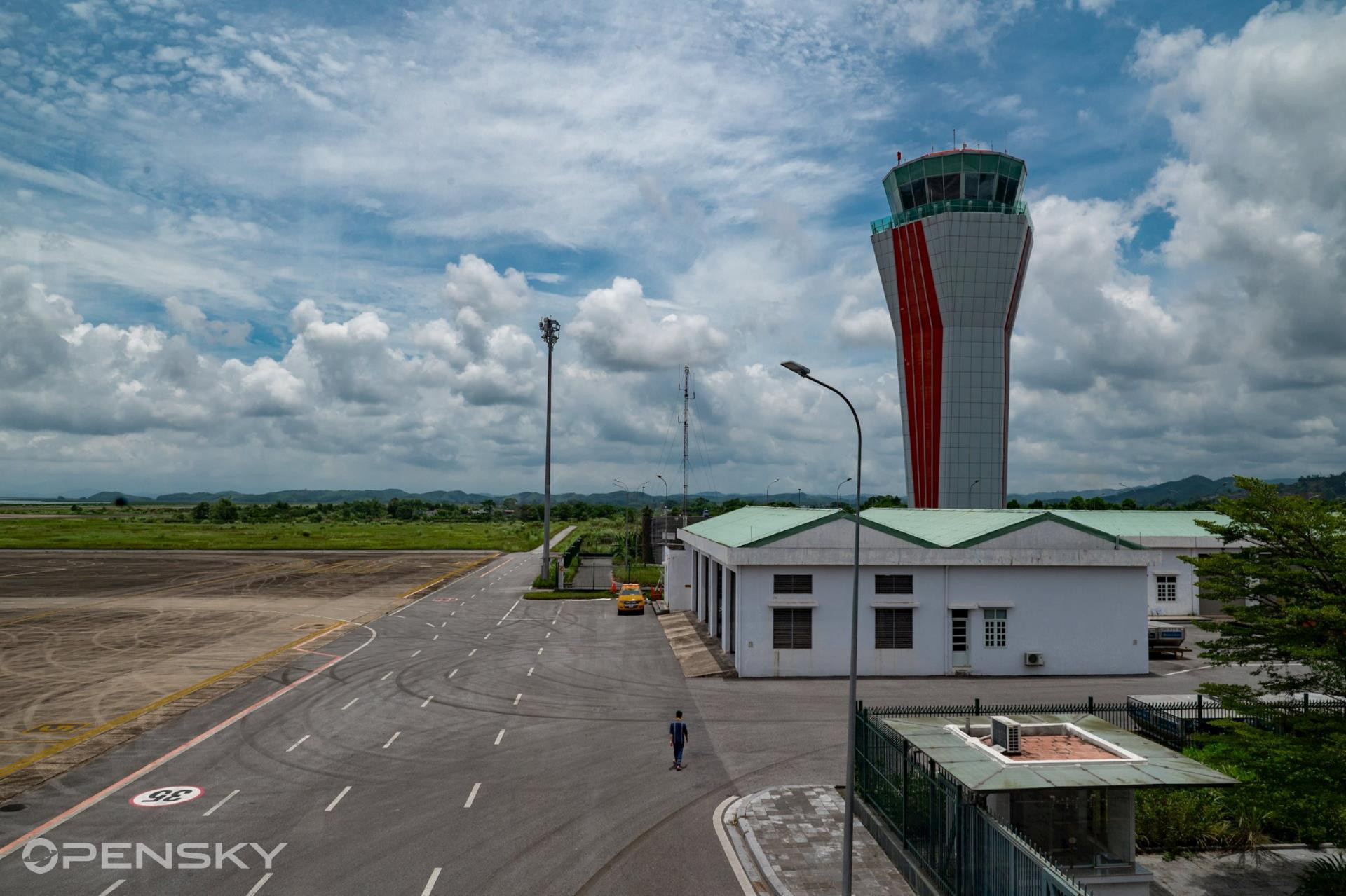 Cảng đang lên kế hoạch để thu hút thêm các chuyến bay trong đó có dự định xây dựng hangar bảo dưỡng, sửa chữa máy bay rộng 84 ha có thể phục vụ 3 tàu bay code E trong một thời điểm. 