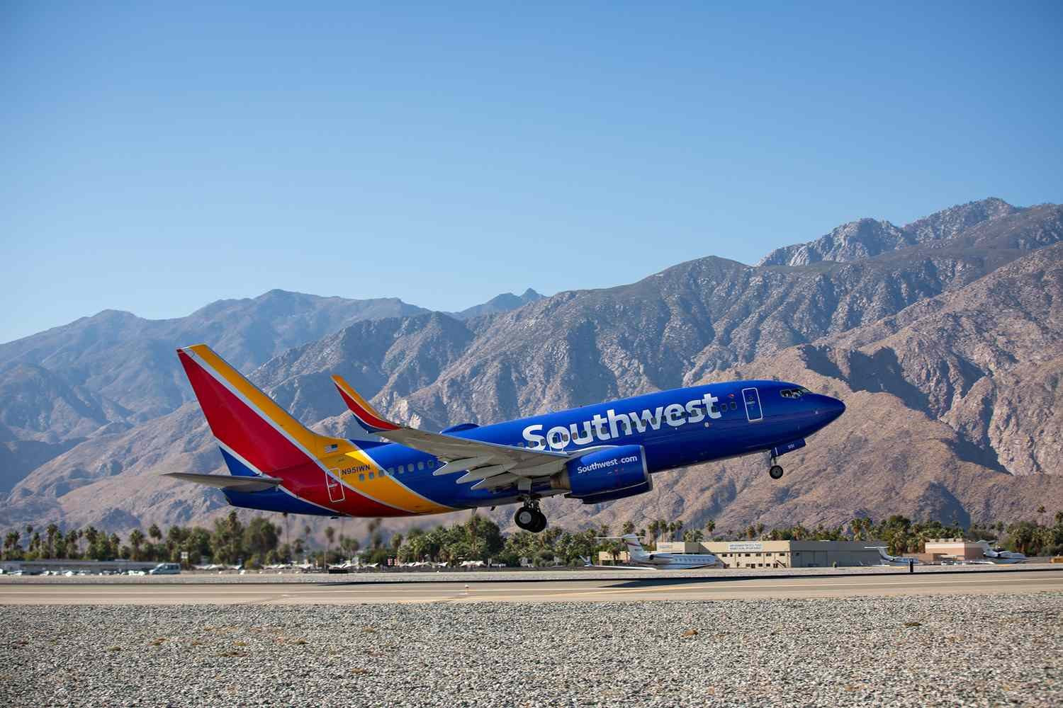 tal-southwest-airlines-airplane-takeoff-swsale0923-50c827810f34453b80ba017360bacb87.jpg