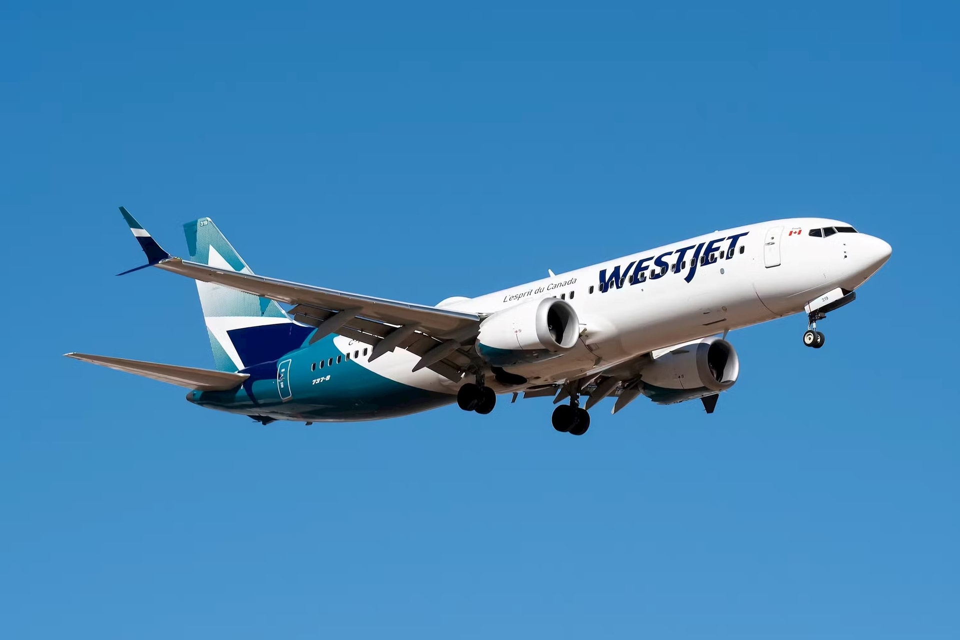 westjet-boeing-737-max-8-shutterstock_2255478023_11zon.jpg