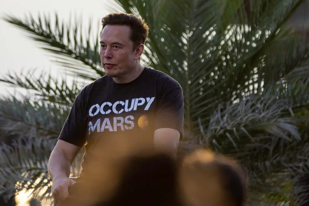 musk-mars-teeshirt-tplm-jumbo.jpg