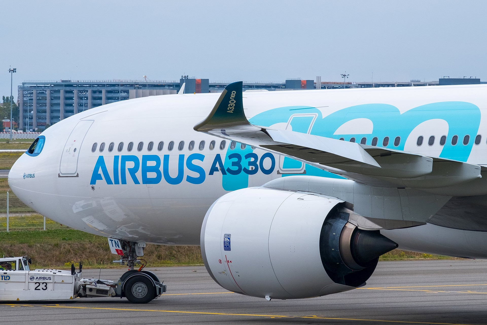 2560px-airbus_a330neo_aircraft.jpeg