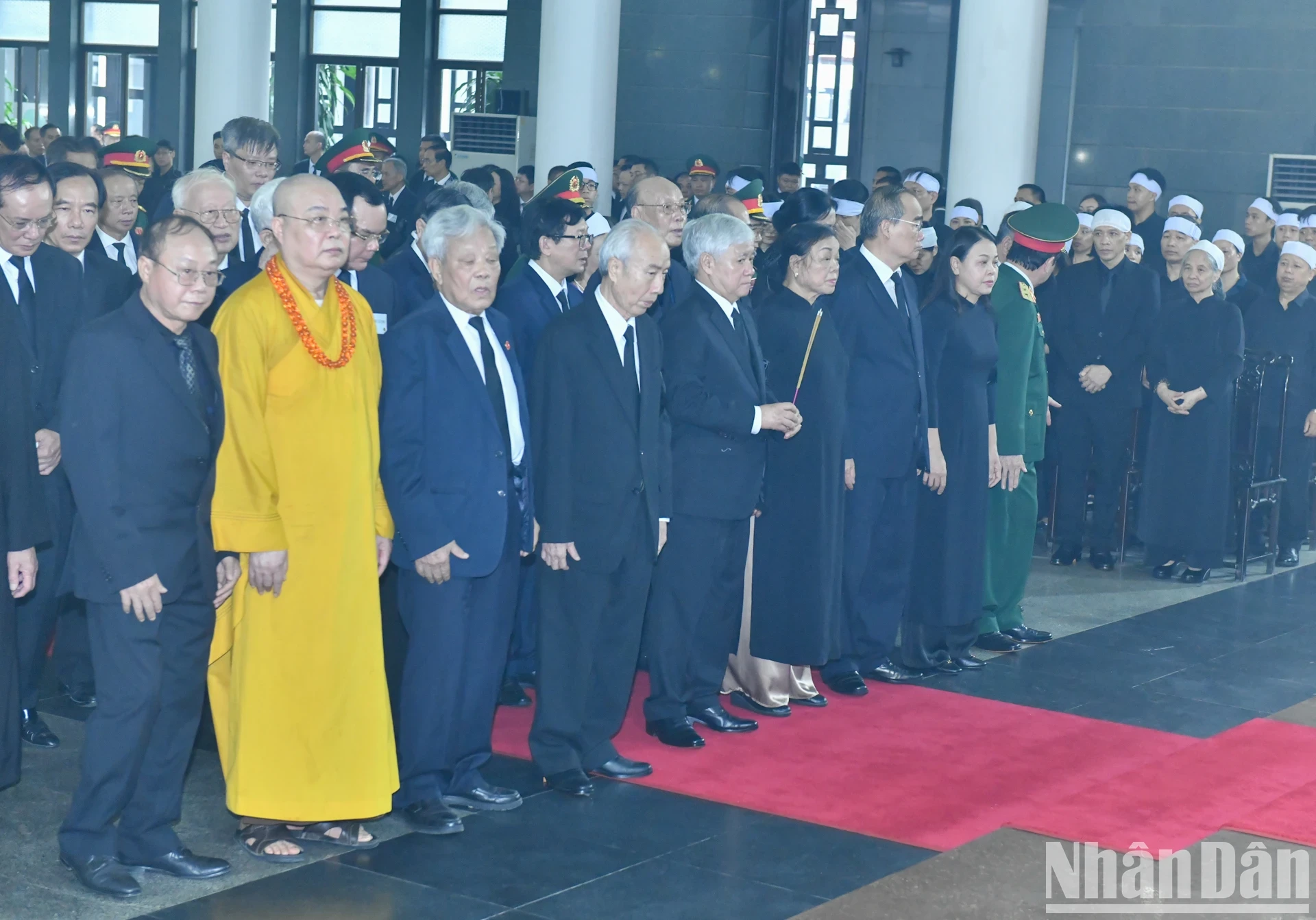 [Ảnh] Lãnh đạo Đảng, Nhà nước và Mặt trận Tổ quốc viếng Tổng Bí thư Nguyễn Phú Trọng ảnh 15