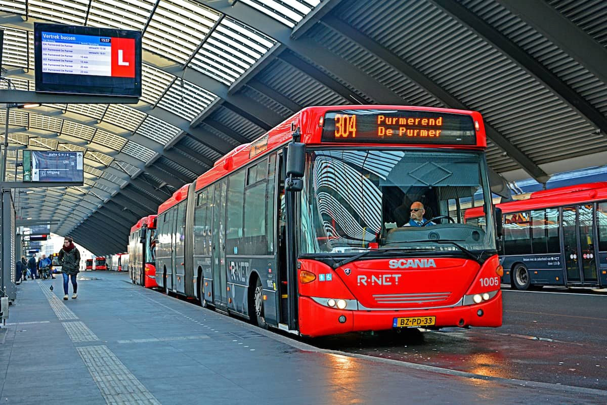 amsterdam-airport-bus-111.jpg