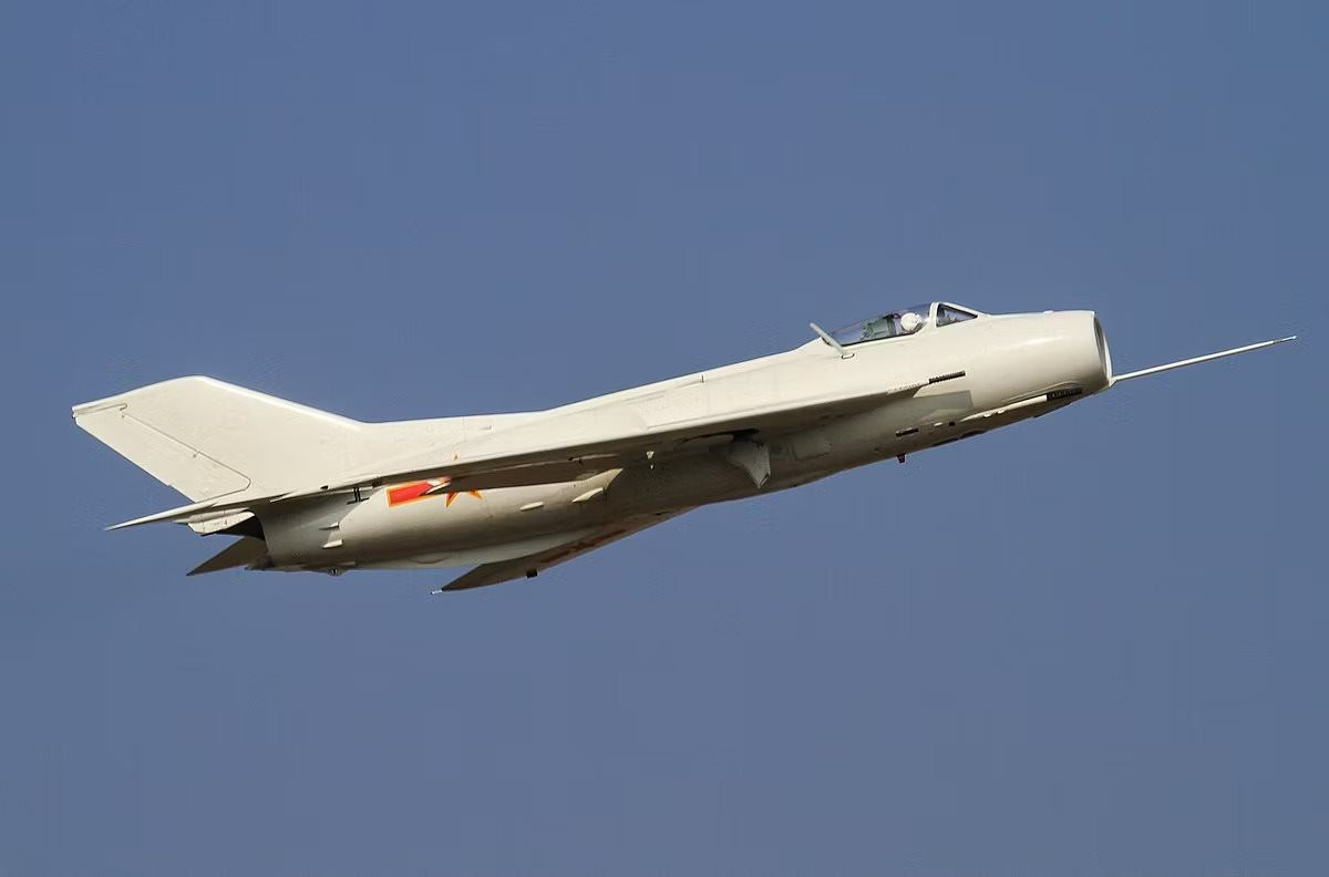 shenyang_j-6_-cropped.jpg