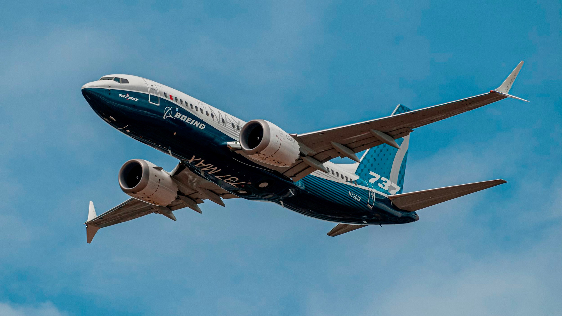 16-9-a-boeing-737-max-7-flying-at-the-farnborough-international-airshow-wirestock-creators.jpg