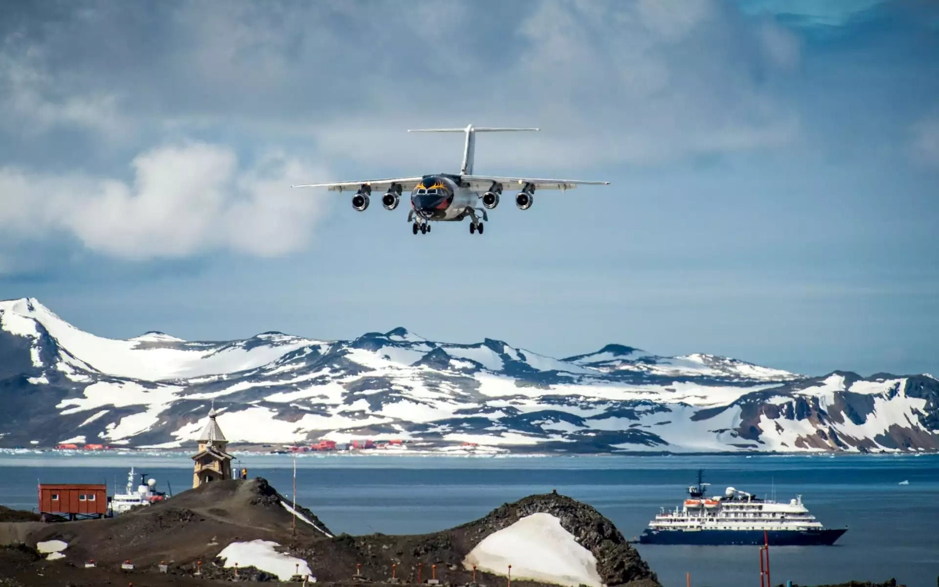 antartica-air-cruise-express-air.jpg