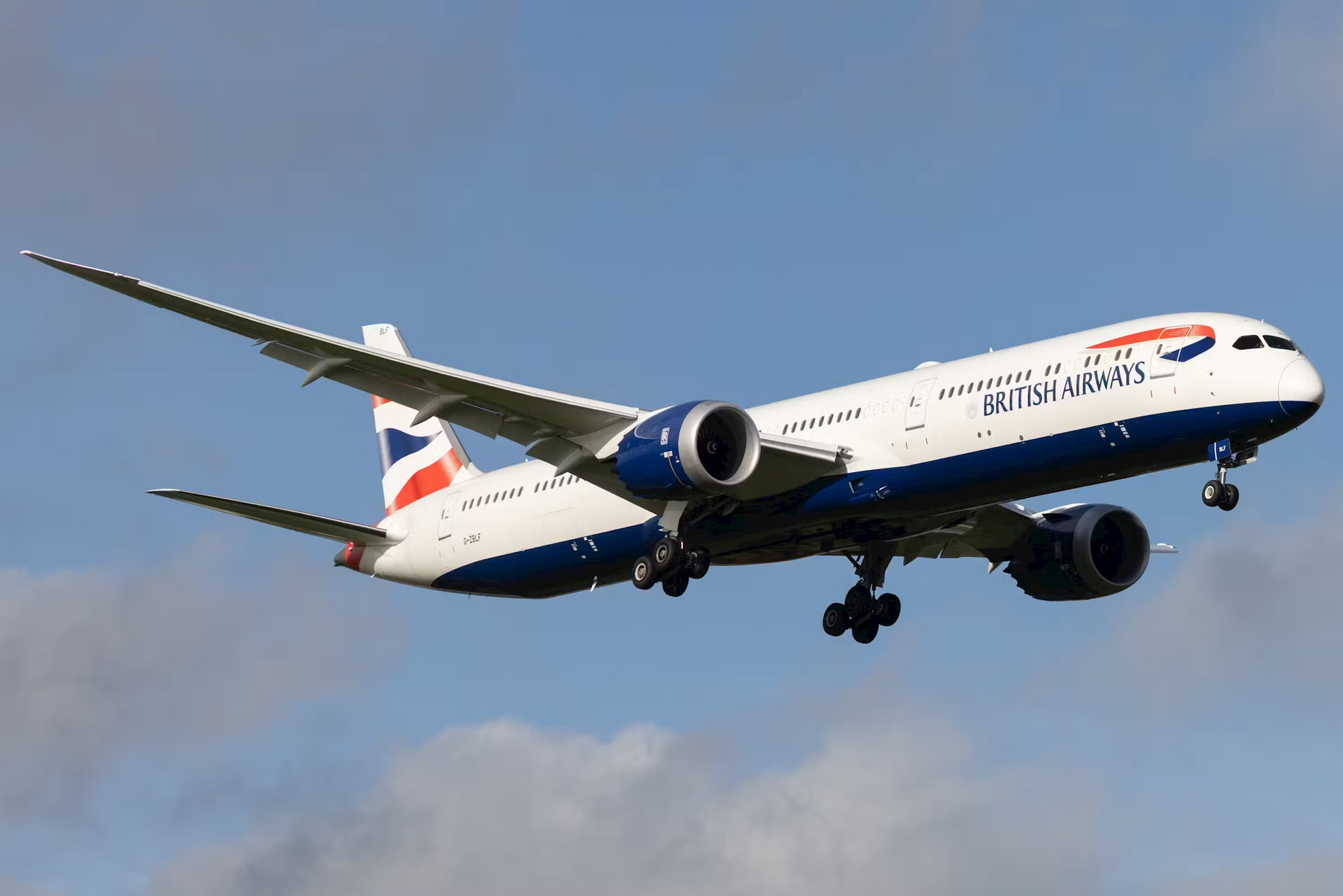 british-airways-boeing-787-landing-at-london-heathrow-airport-lhr-shutterstock_2368783705.jpg