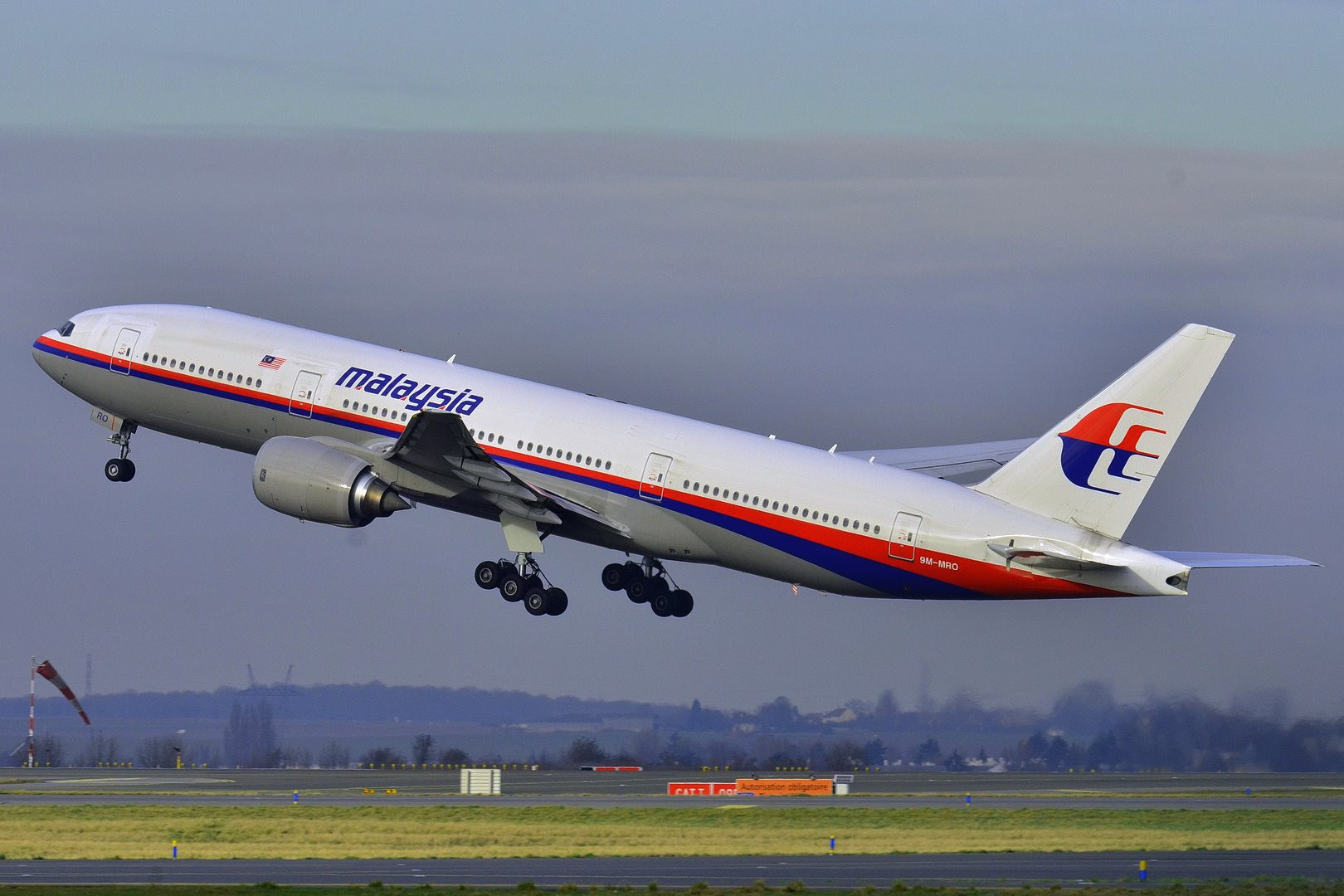 boeing_777-200er_malaysia_al_-mas-_9m-mro_-_color.jpg