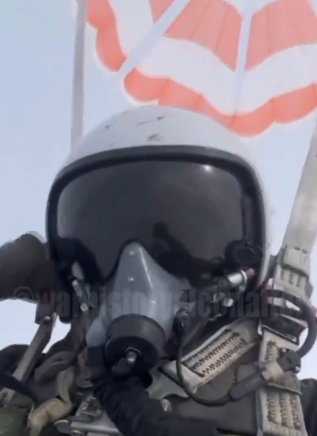 russian-flanker-pilot-takes-selfie-and-video-as-his-plane-crashes-1.jpg