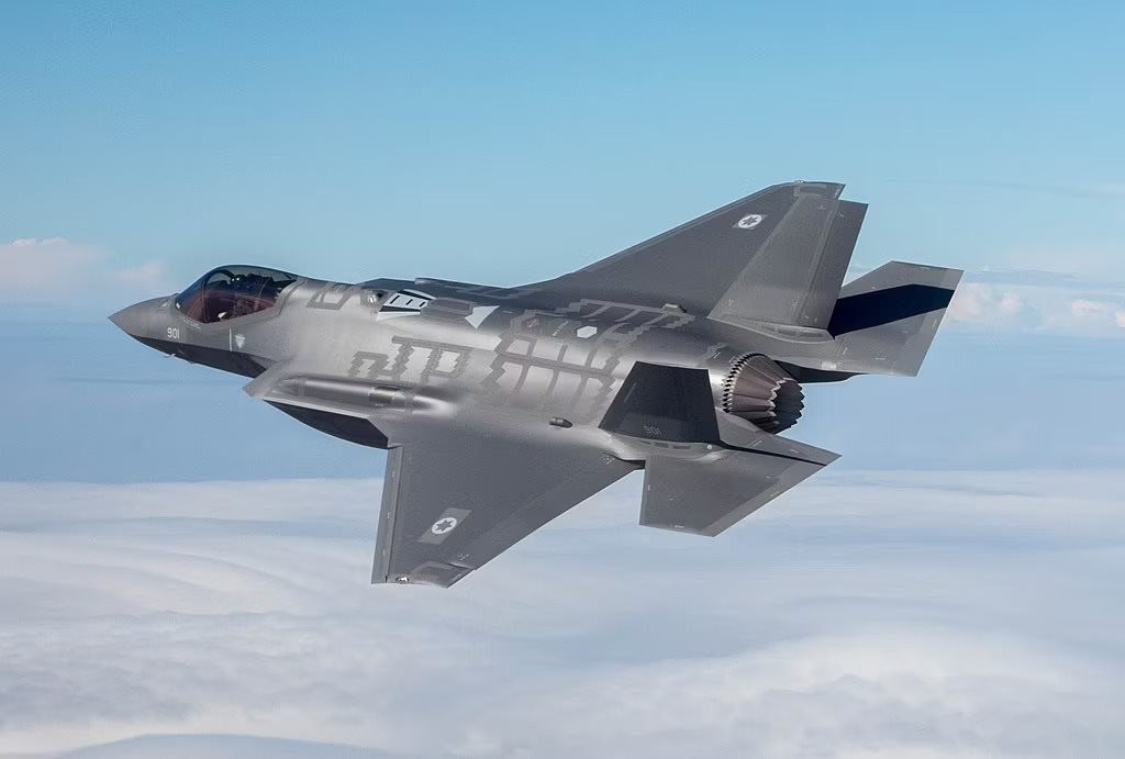 iaf-f-35i-adir-on-its-first-flight-with-the-israeli-air-force-13-december-2016.jpg