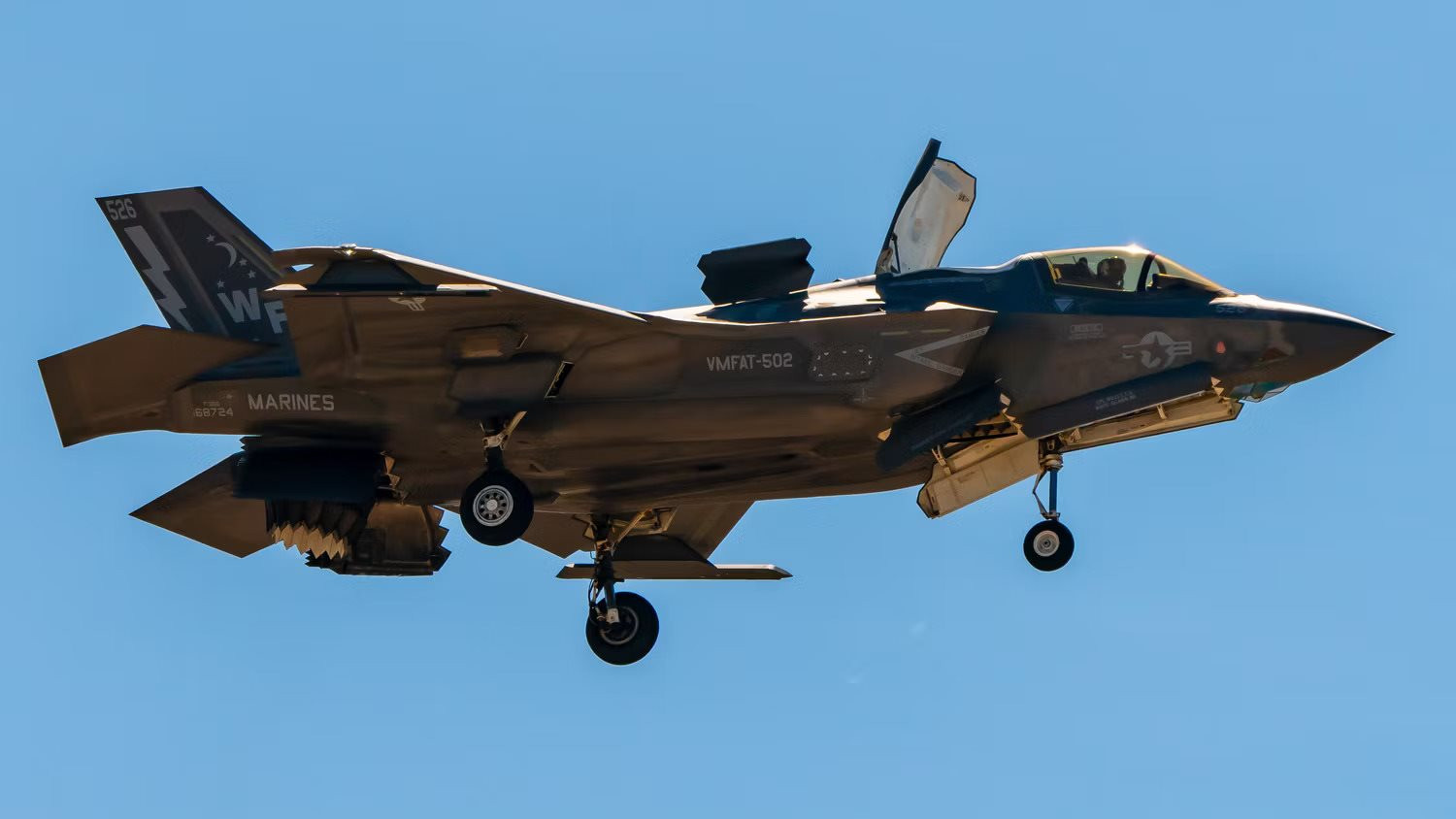 sf_vmfat-502-f-35b-in-a-hover-in-the-miramar-blue-yonder_jak.jpg