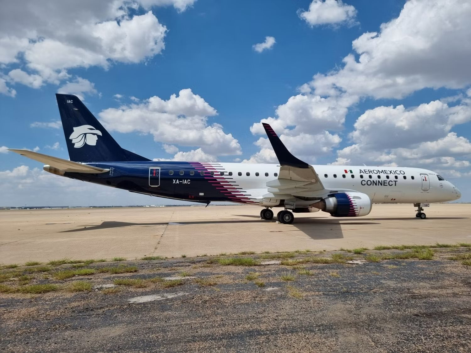 aeromexico-s-new-livery-on-an-embraer-e190.jpeg