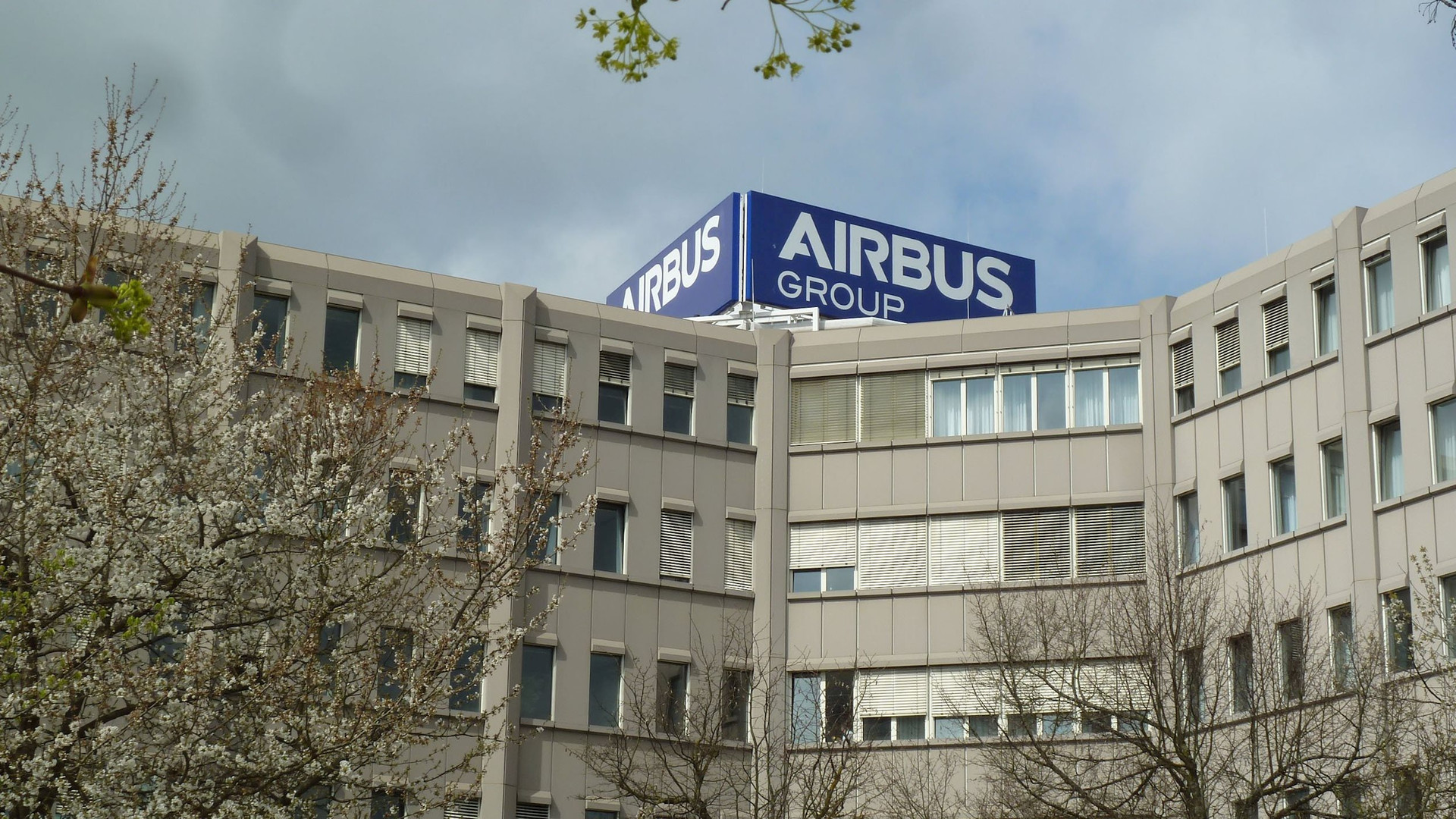 airbus-group-brand-building-2560x1440.jpg