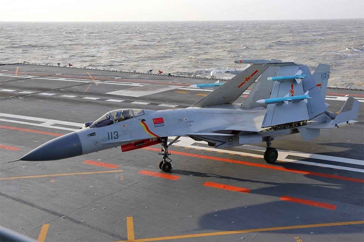 Máy bay chiến đấu trên tàu sân bay J-11. Ảnh: China Military.