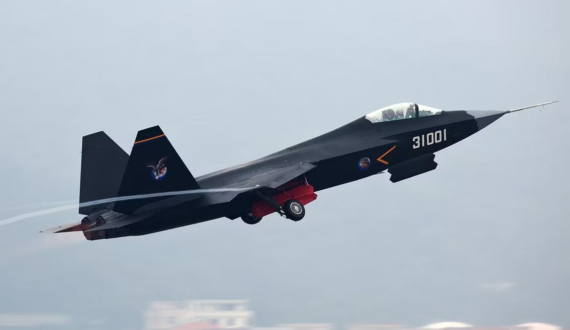 shenyang_j-31_-f60-_at_2014_zhuhai_air_show(2).jpg