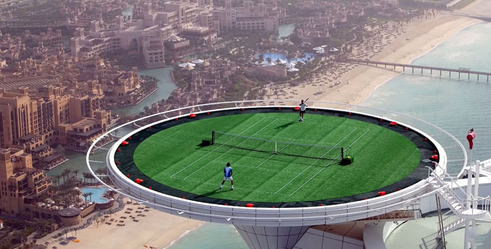 tennis-court-at-the-top-of-burj-al-arab-3.jpg