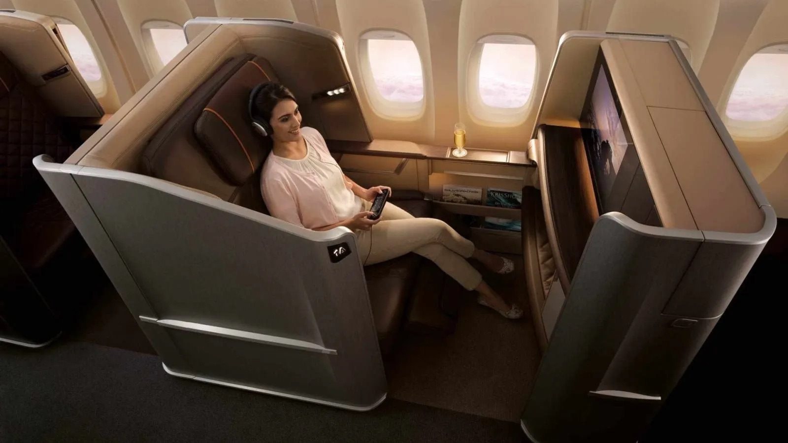 singapore-airline-suite-1600x900.jpeg