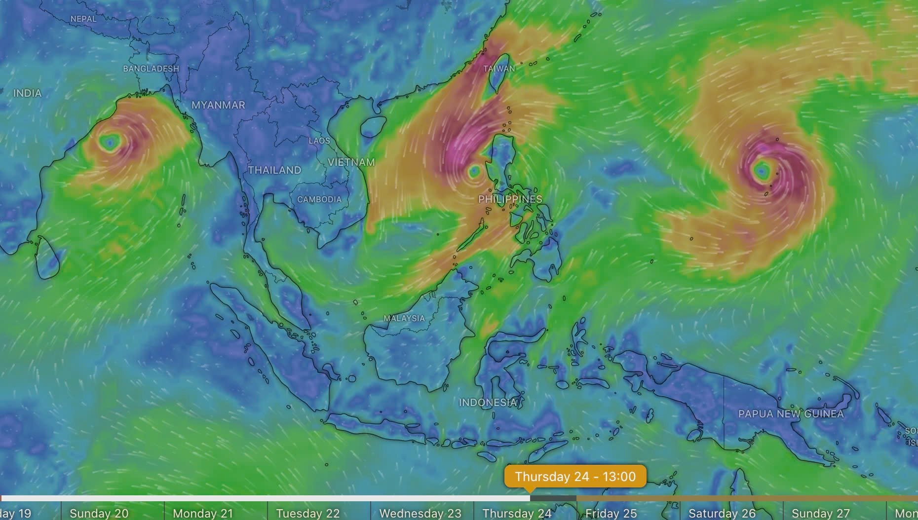 Ứng dụng dự báo bão Windy dự báo ngày 24/10, bão trên Biển Đông sẽ áp sát miền Trung. Ảnh: Windy.