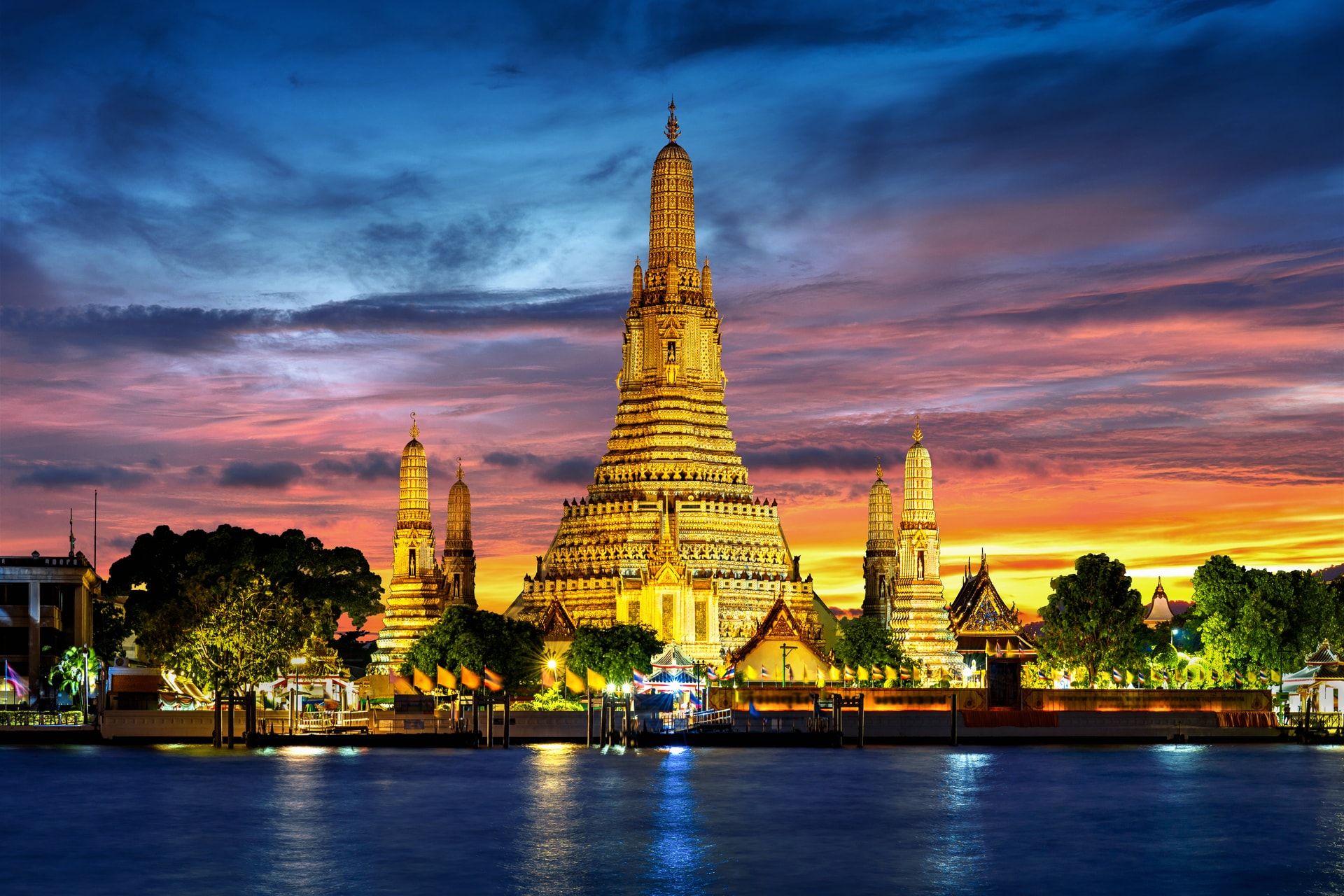 wat-arun-temple-twilight-bangkok-thailand.jpg