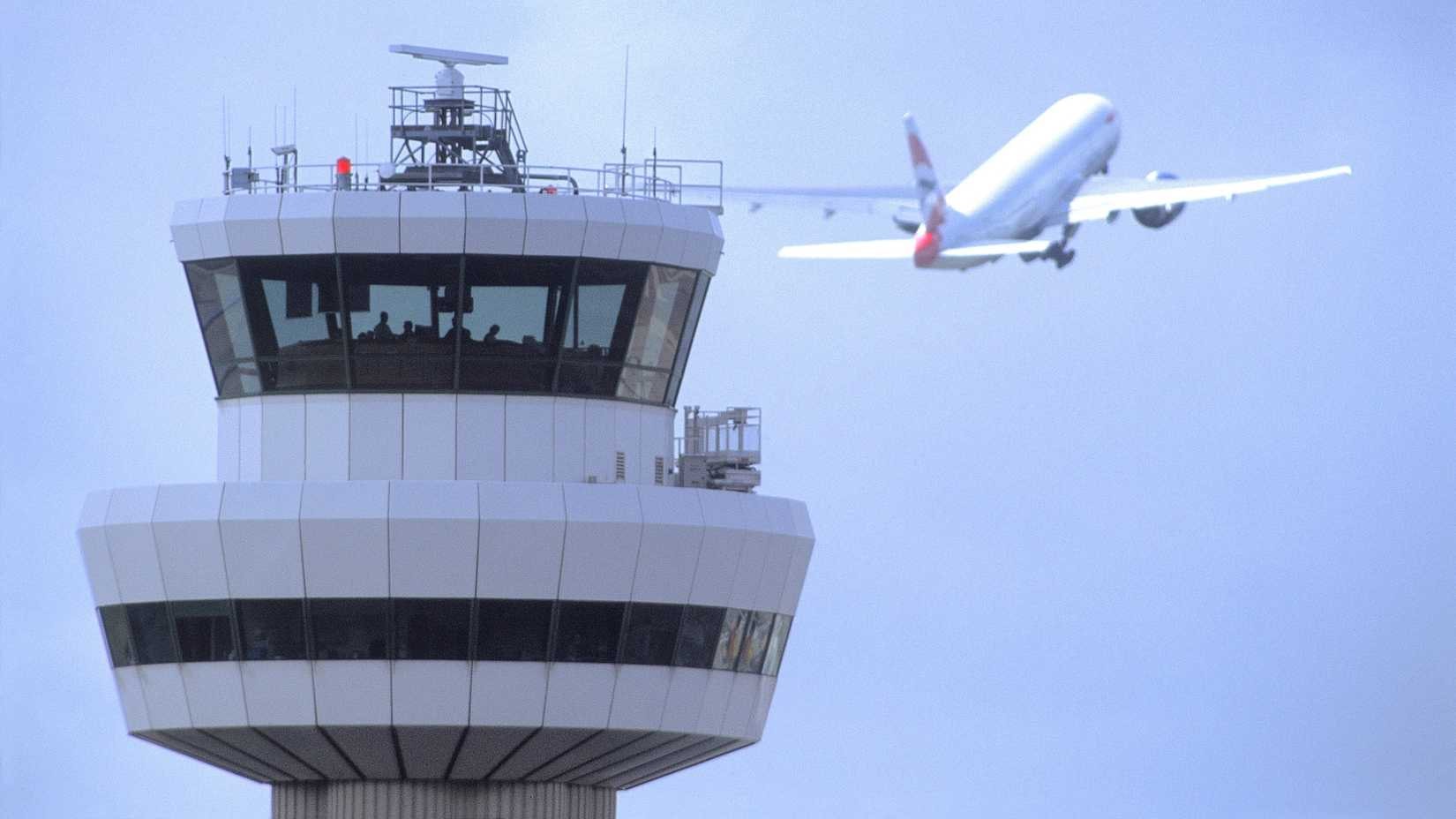 airport-facilities-and-infrastructure-london-gatwick-airport-control-tower-copy.jpg