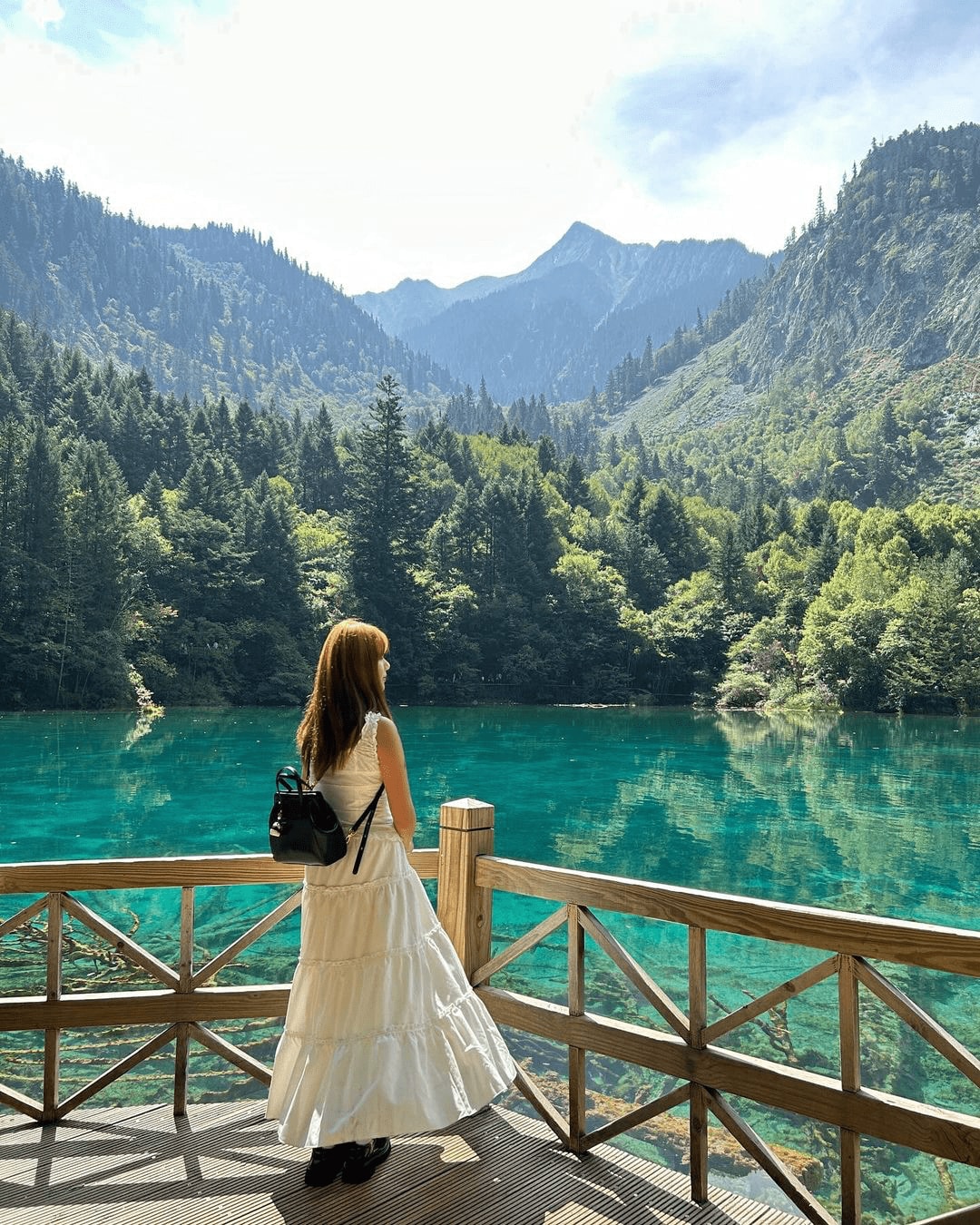 jiuzhaigou-national-park-clear-blue-lake-min.jpg