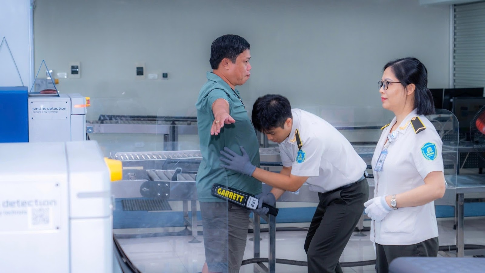 Cục HKVN yêu cầu các cơ quan, đơn vị quán triệt đến tất cả cán bộ, nhân viên thực hiện nghiêm túc các quy định về chống buôn lậu, gian lận thương mại và hàng giả dịp trước, trong và sau Tết Nguyên đán Ất Tỵ 2025 . Ảnh minh họa: ACV.