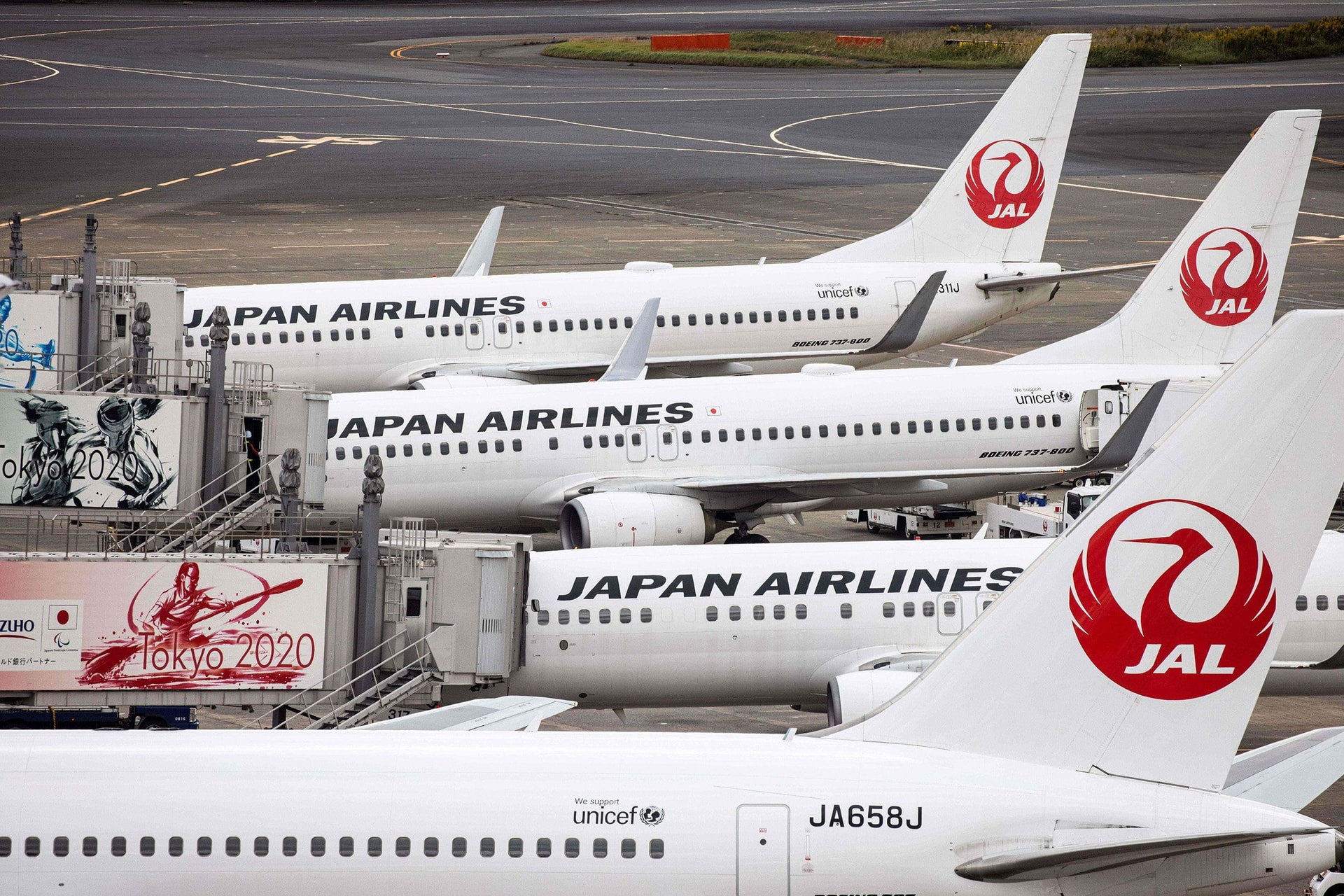 201213214258-japan-airlines-planes-1030.jpg