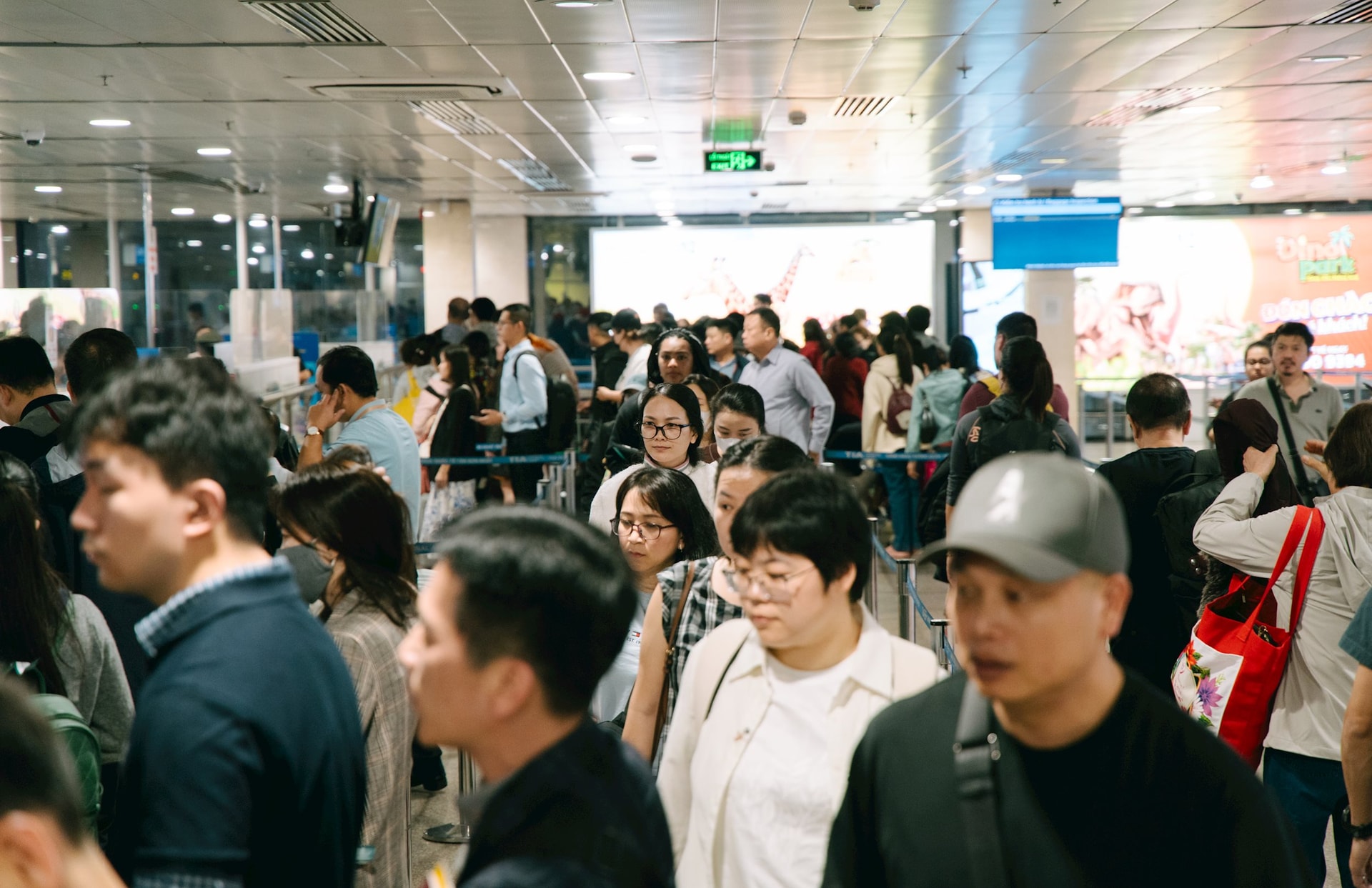 Sân bay Tân Sơn Nhất luôn trong tình trạn