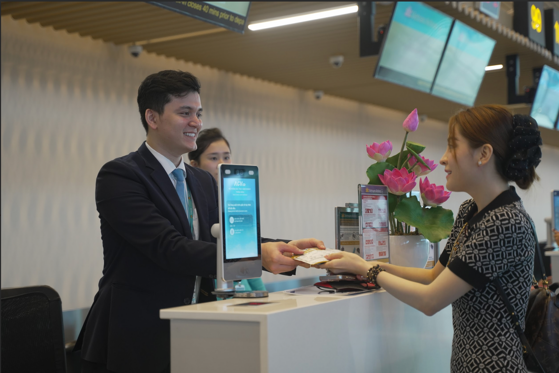 Khành khách làm thủ tục tại T3_1