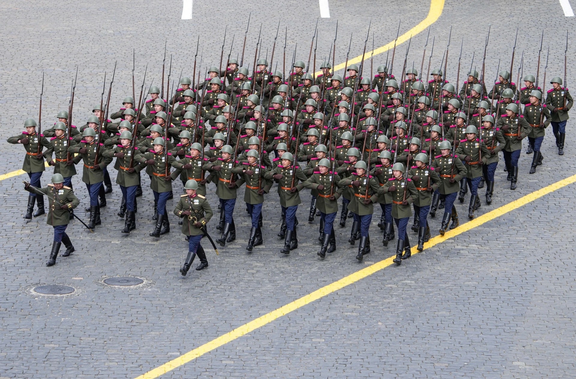 2025_05_09t075007z_12949992_rc27eea4zu51_rtrmadp_3_ww2_anniversary_russia_parade_min.jpg