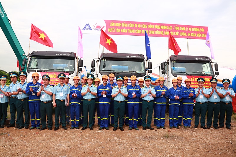 11-5 a do chup anh cong nhan 1