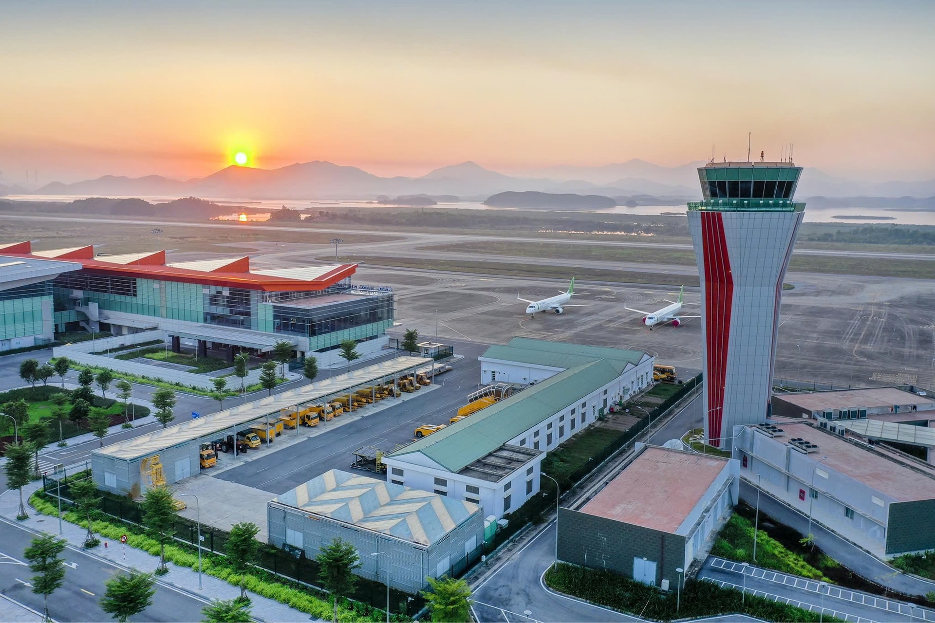 Sân bay quốc tế Vân Đồn ở Quảng Ninh là cảng hàng không mới do Sun Group đầu tư và xây dựng. Ảnh: Huyền Trang.