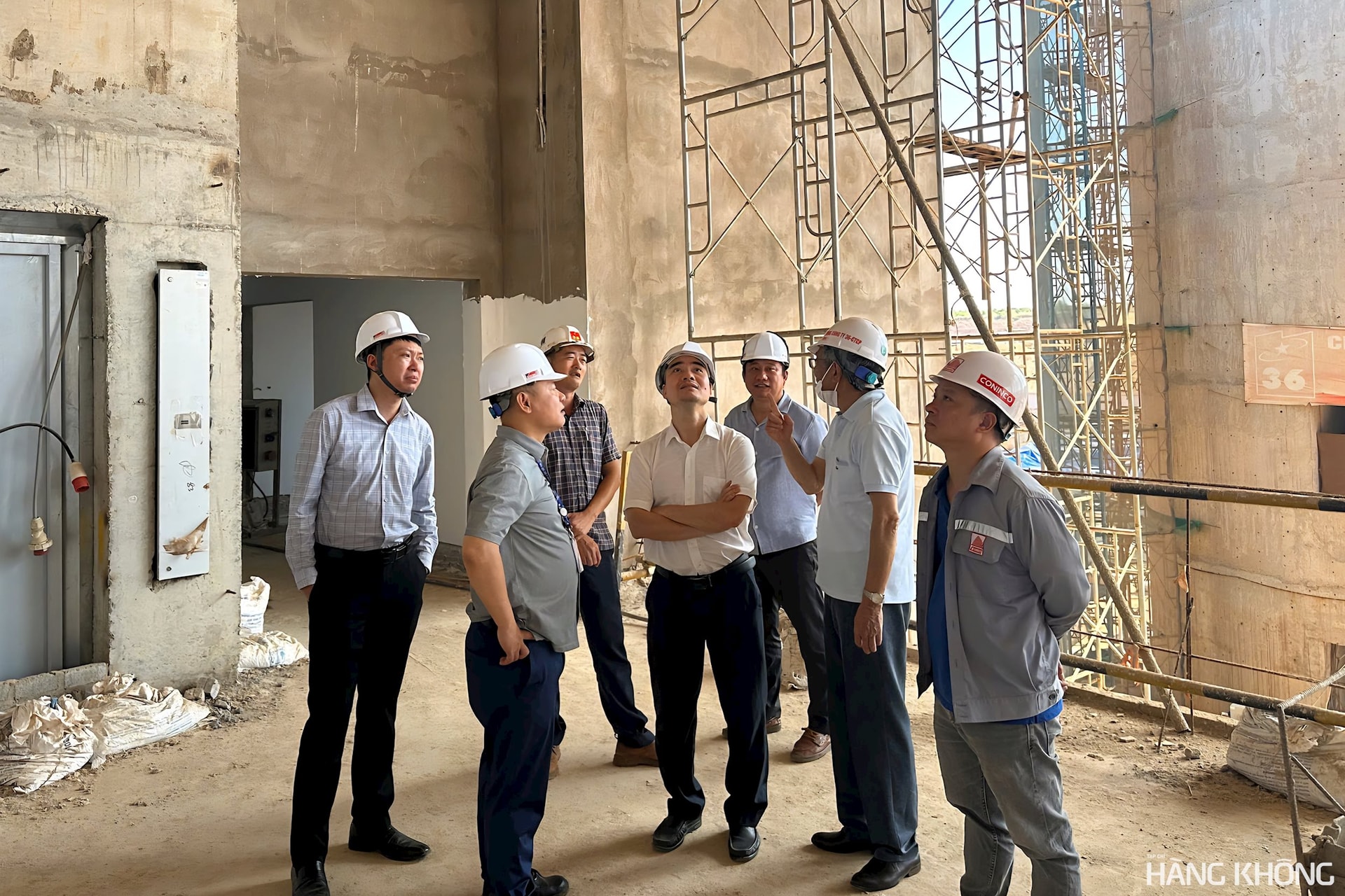 Đoàn kiểm tra trực tiếp kiểm tra hiện trường 