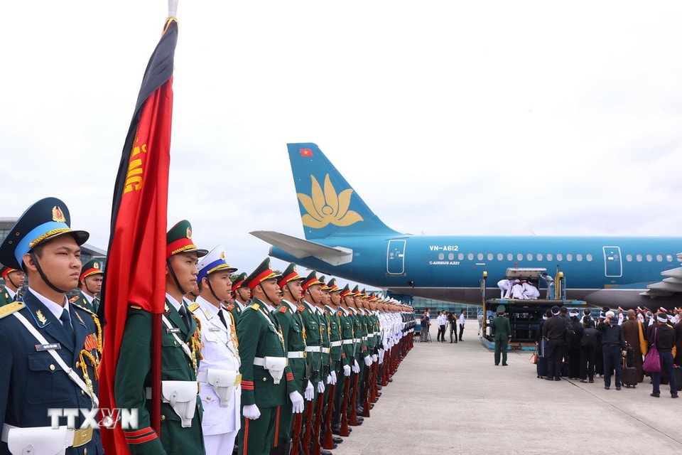 le-dua-tang-nguyen-chu-tich-nuoc-tran-duc-luong-tai-ha-noi-26.jpg